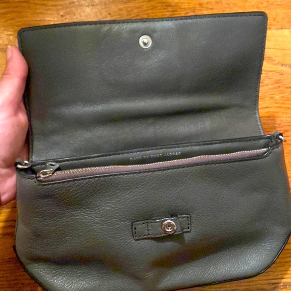 SOLD! Marc by Marc Jacob’s Gray Leather Cross Body Purse - Picture 5 of 9